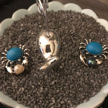 Load image into Gallery viewer, M 53 Sterling Crab Pendant